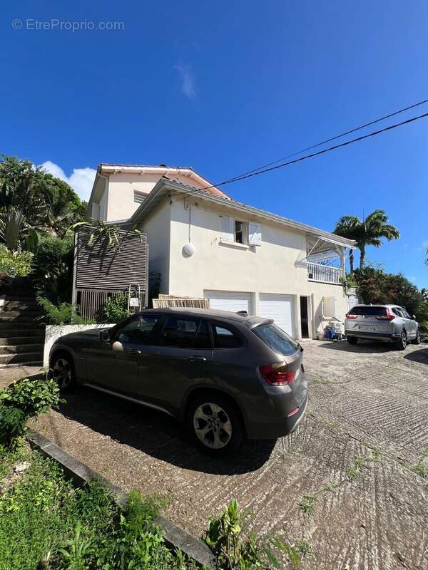 Maison à LE ROBERT