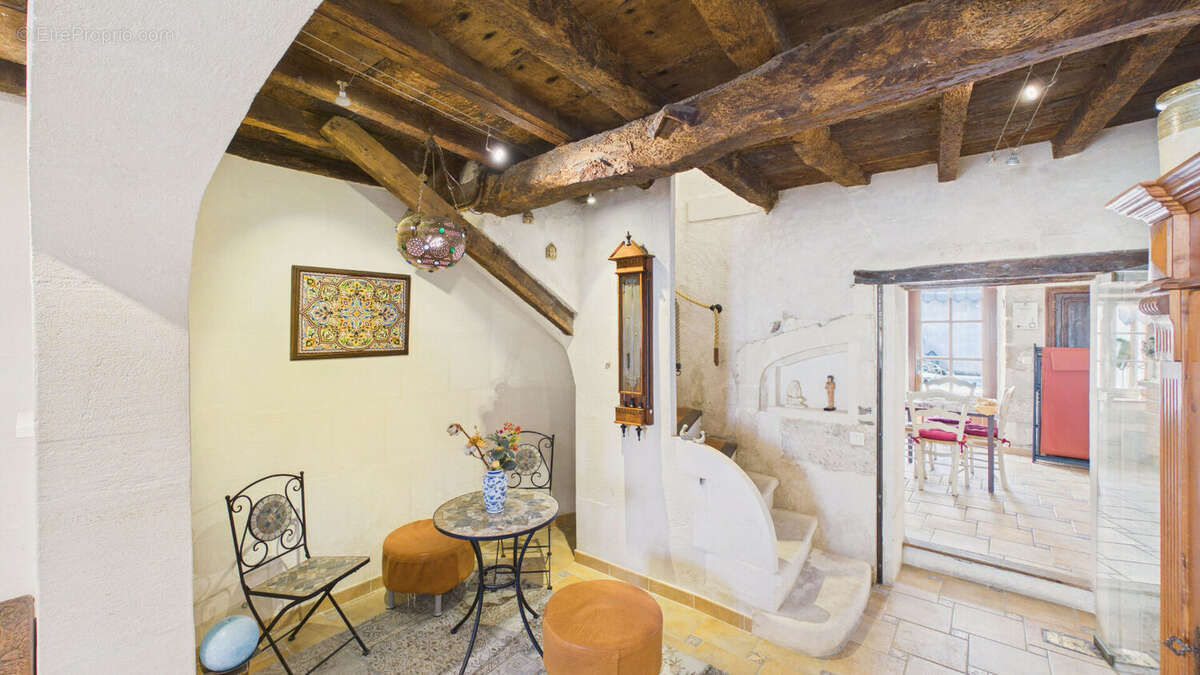 Maison à EYRAGUES