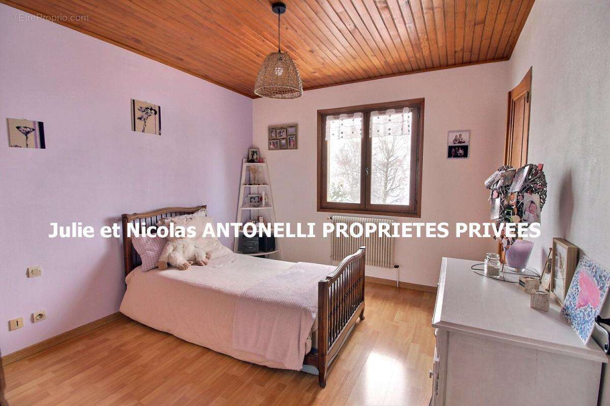 Maison à SAINT-JUST-MALMONT