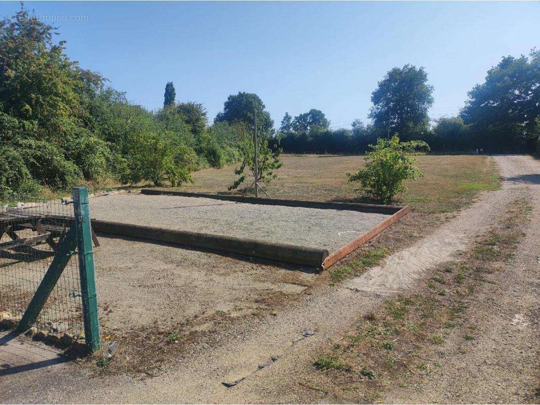 Maison à SAINT-OUEN-DE-MIMBRE