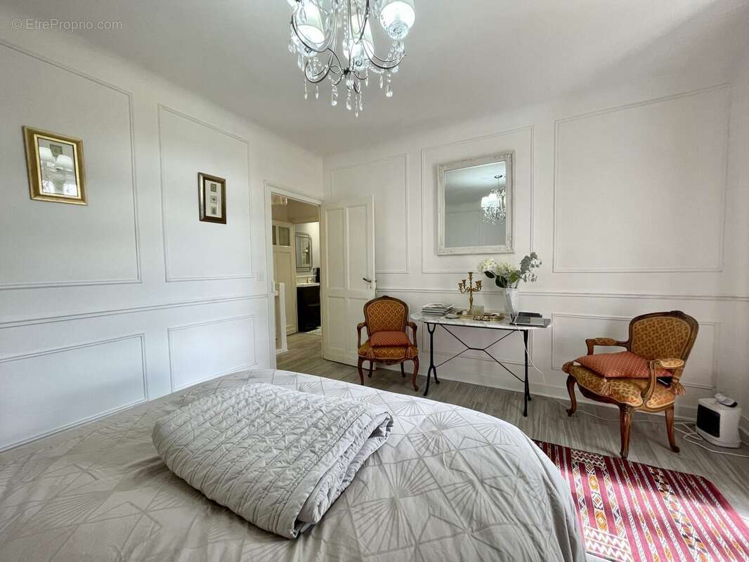 Maison à MAUZAC-ET-GRAND-CASTANG