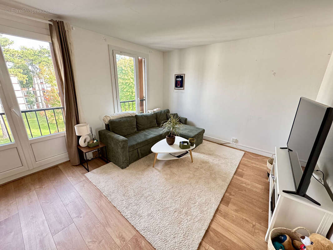 Appartement à BRIE-COMTE-ROBERT