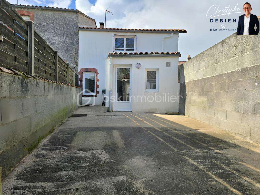 Maison rénovée – 2 chambres - calme – cour – poêle à bois - la bruffière - photo 2