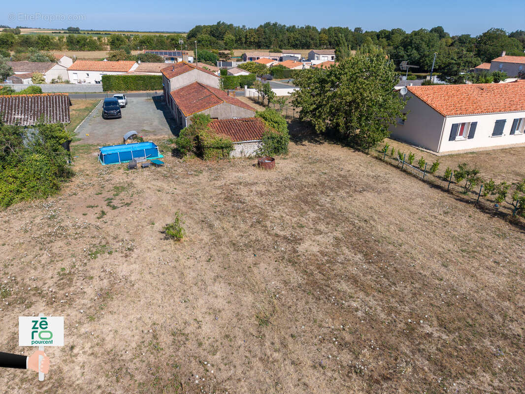 Terrain à bâtir de plus de 1 300 m2 à Saint-Étienne-de-Brillouet   Libre de constructeur   Environnement calme - photo 2