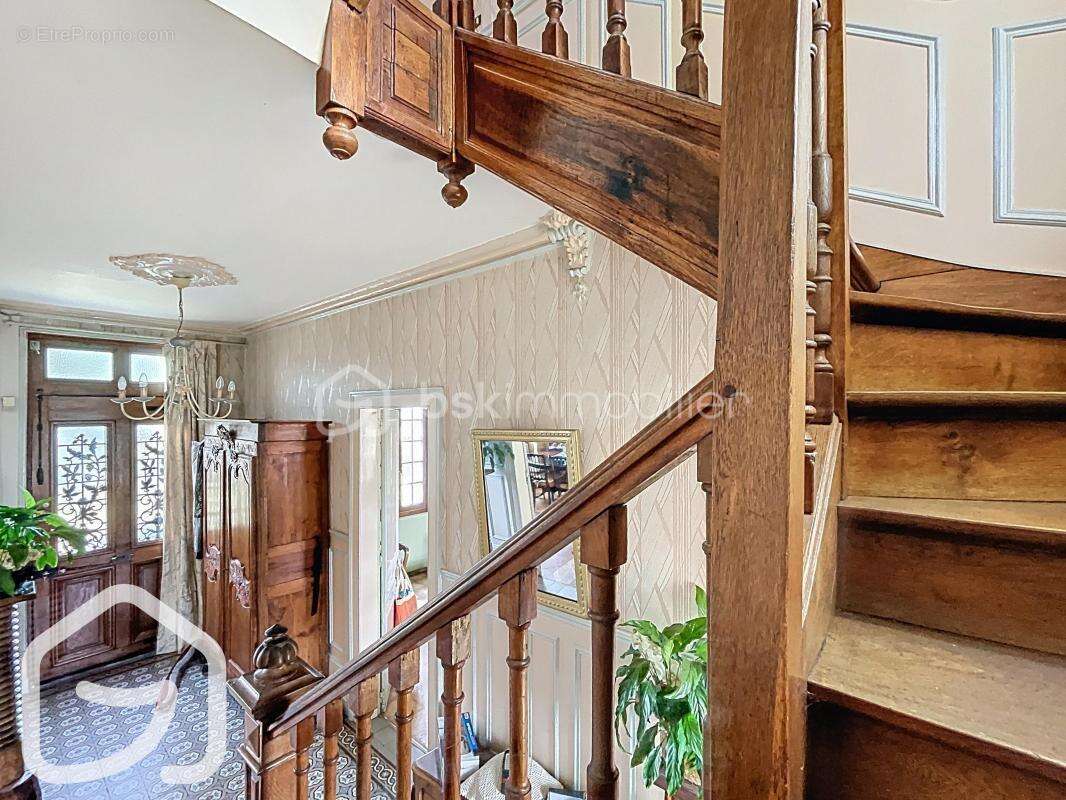 Maison à SAINT-ETIENNE-DU-ROUVRAY