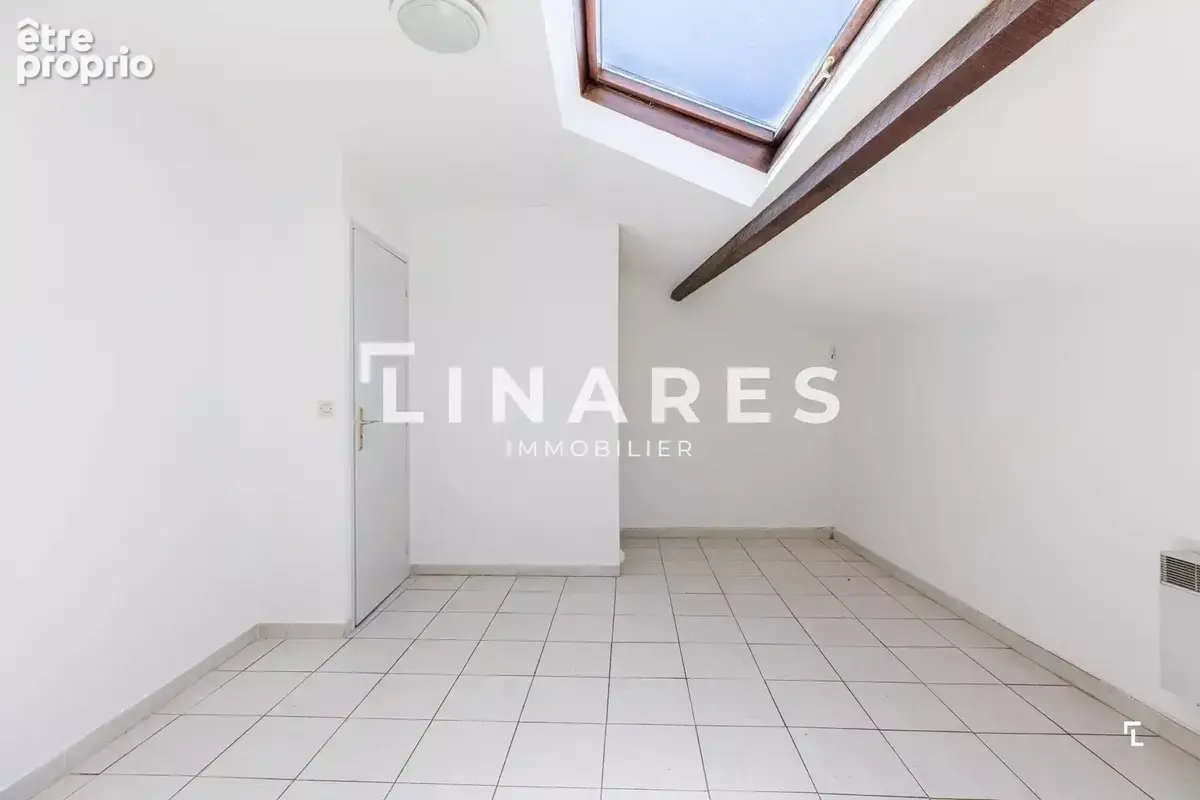 LE SAINT-JULIEN - Maison de village T3 Duplex de 70m2 - 13012 - photo 10