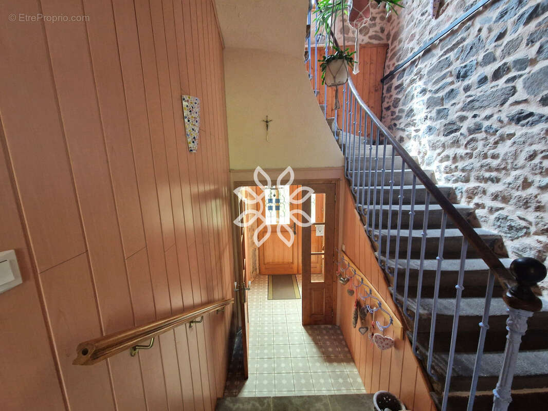Maison à BOURNONCLE-SAINT-PIERRE