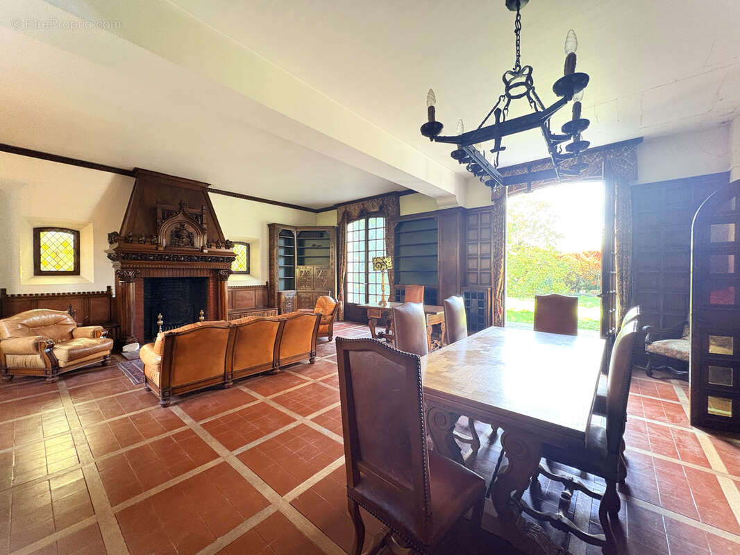 Maison à CHENNEVIERES-SUR-MARNE