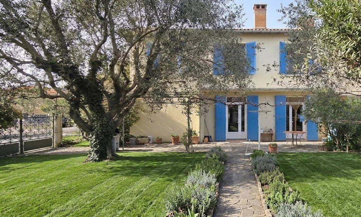 Maison à LE PONTET