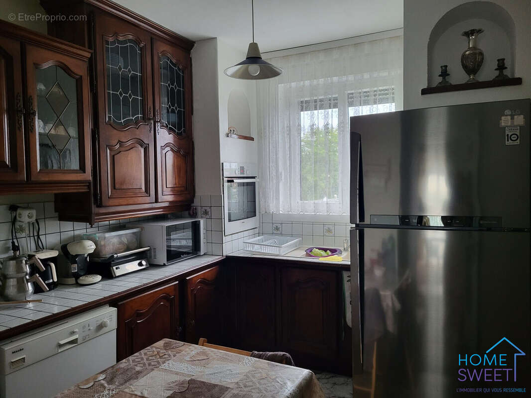 Cuisine - Appartement à SAINT-JEAN-DE-LA-RUELLE