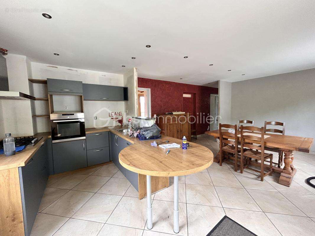 Maison familiale 6 pièces avec 4 chambres, terrasse, garages - photo 3