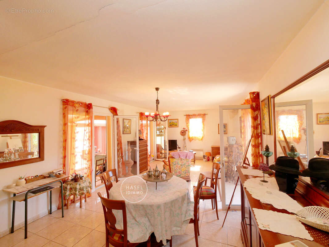 Maison à POMEROLS
