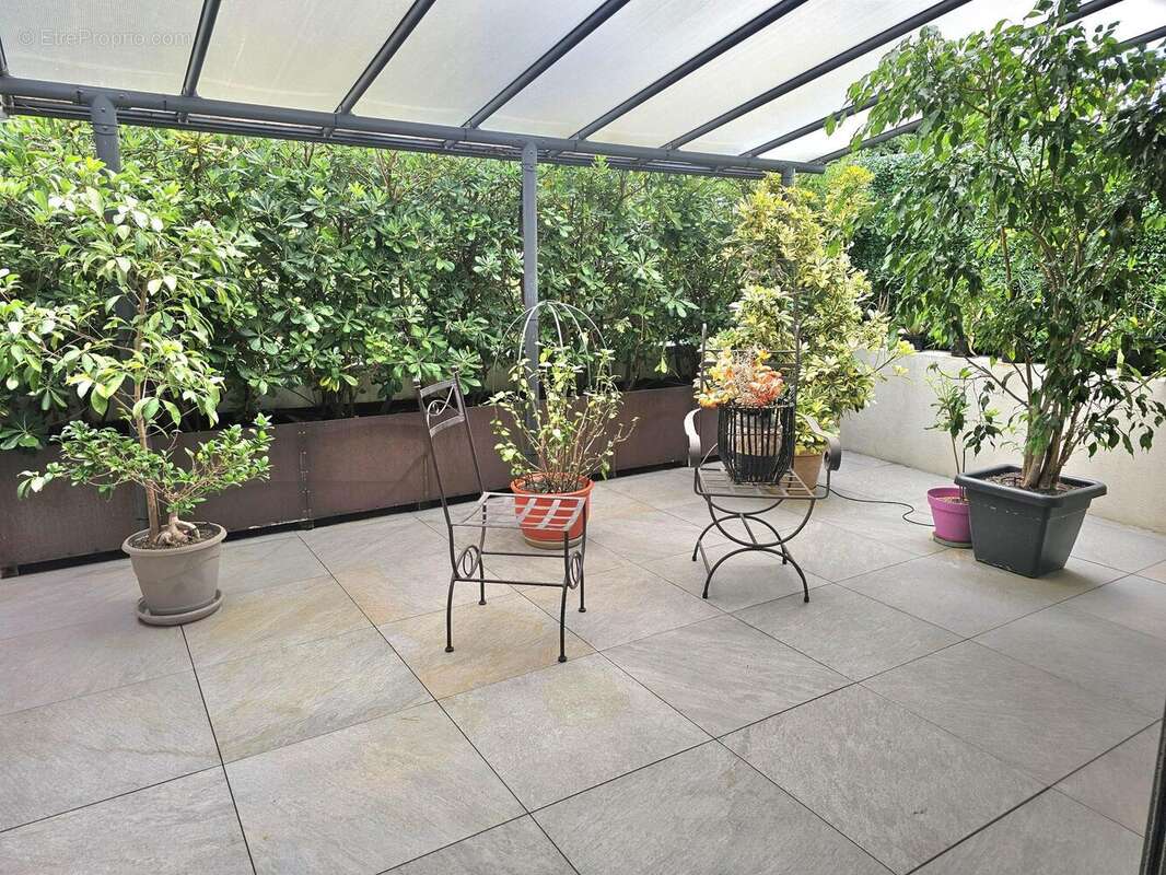 4 pieces dernier etage + terrasses - vue panoramique mer - chambrun - photo 13