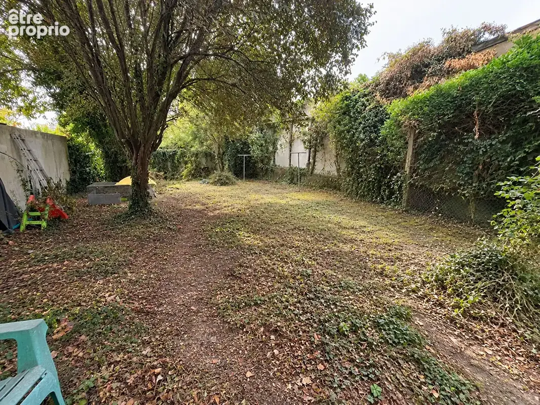 BAS CENON - Echoppe en pierre 3 pièces de 85 m² avec jardin de 294m² - photo 7