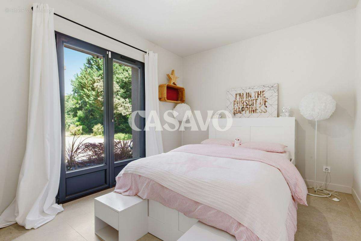 Vente Maison 5 pièces de 180m² - 13760 Saint-Cannat - photo 14
