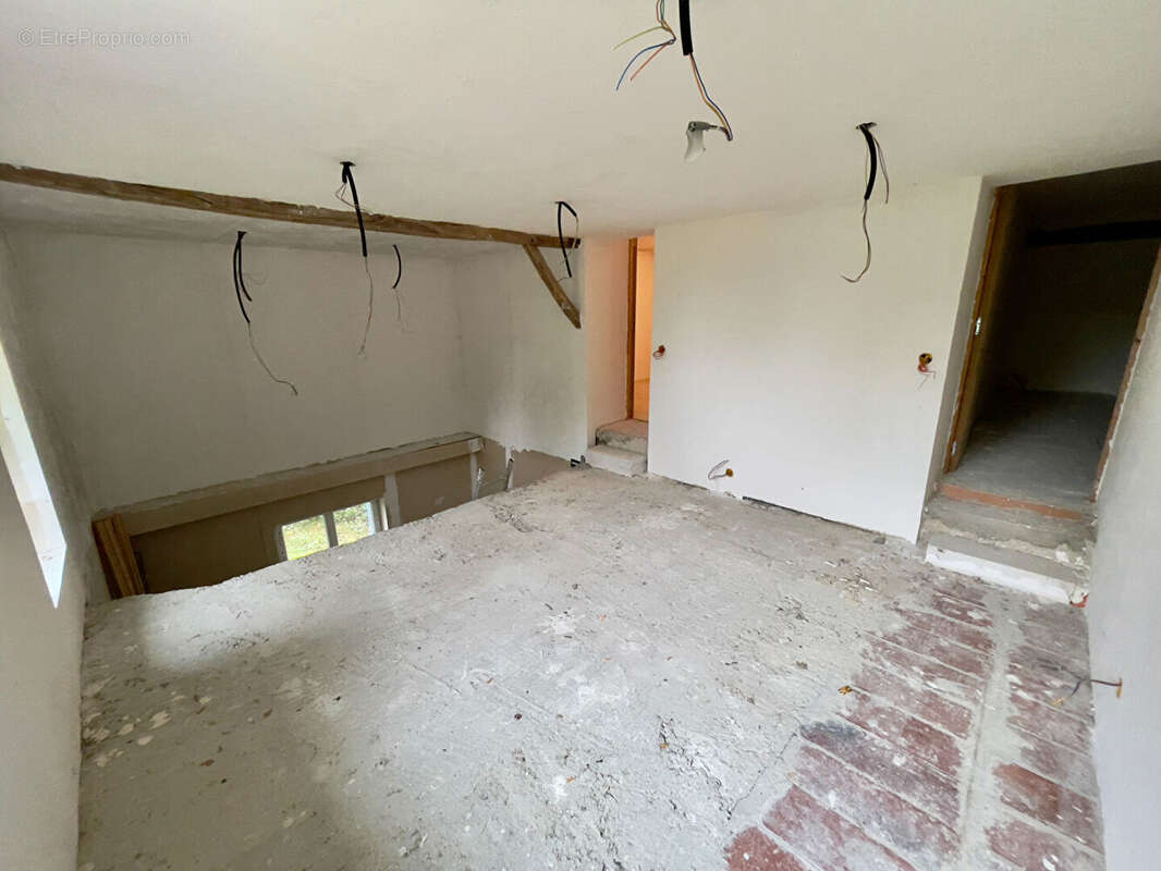 Maison à IVOY-LE-PRE