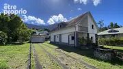 Grande propriété familiale sur plus de 1 400 m² de terrain - Maison à SALAZIE