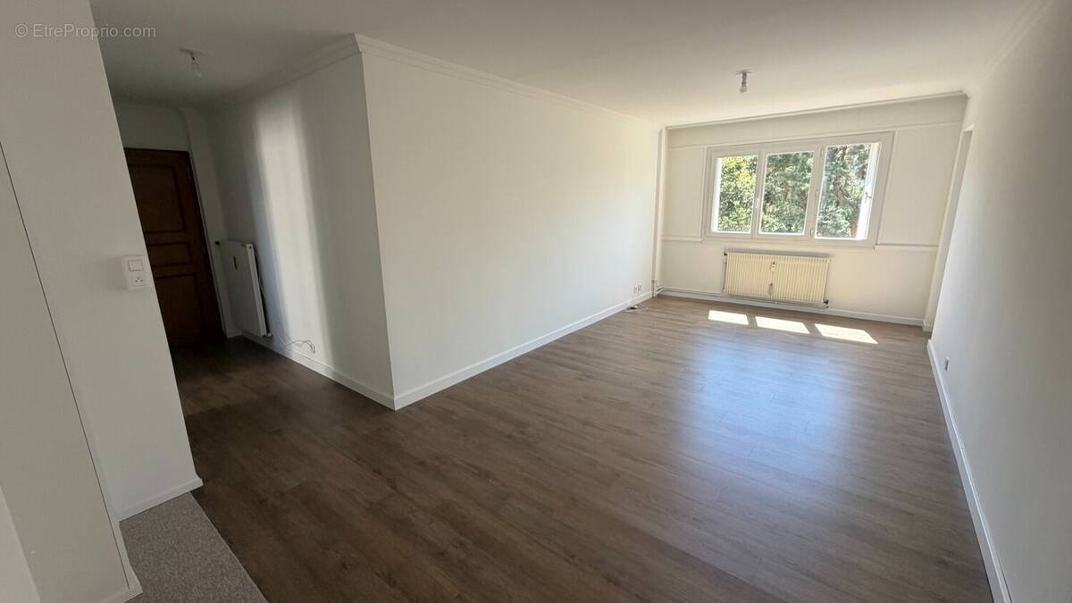 Séjour ? Espace salon - Appartement à ANNEMASSE