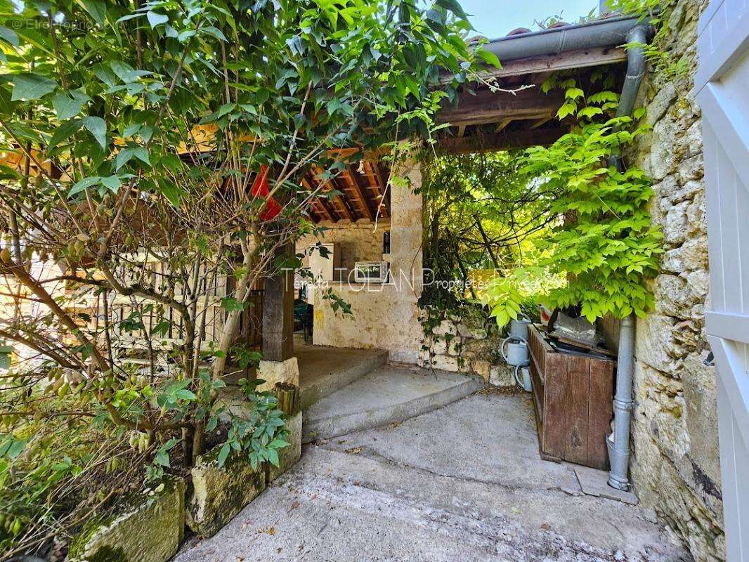 Maison à LAROQUE-TIMBAUT