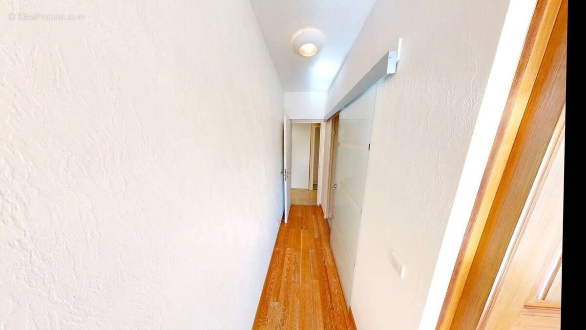 Appartement à VILLENEUVE-LOUBET