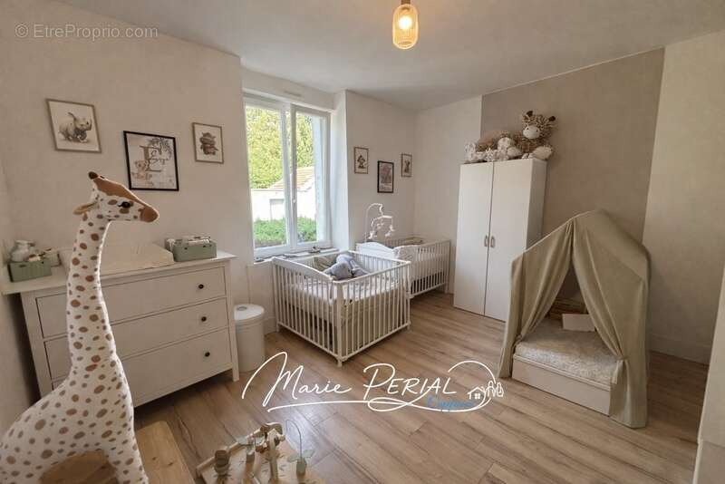 Appartement 3 pièces de 75 m² en rez-de-chaussée avec jardin privatif de 175 m², terrasse, cave et dépendance - Toul (54200) - photo 3