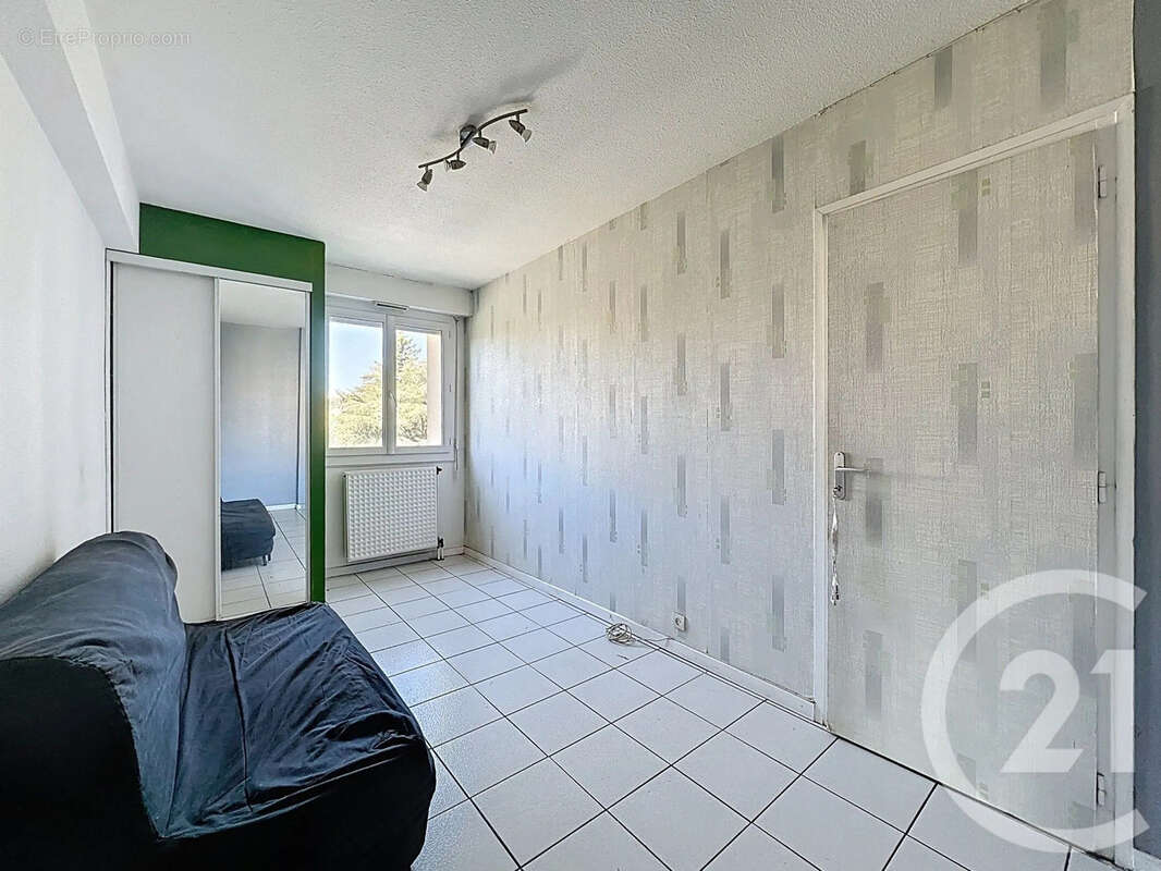 Appartement à DECINES-CHARPIEU