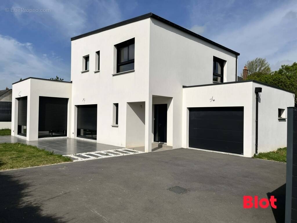 Maison à LA MEZIERE