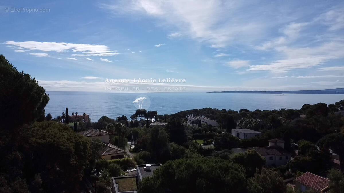 Maison à LES ISSAMBRES