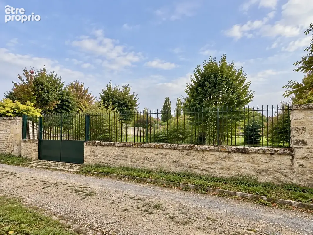 Rare à Vineuil Saint Firmin - photo 1