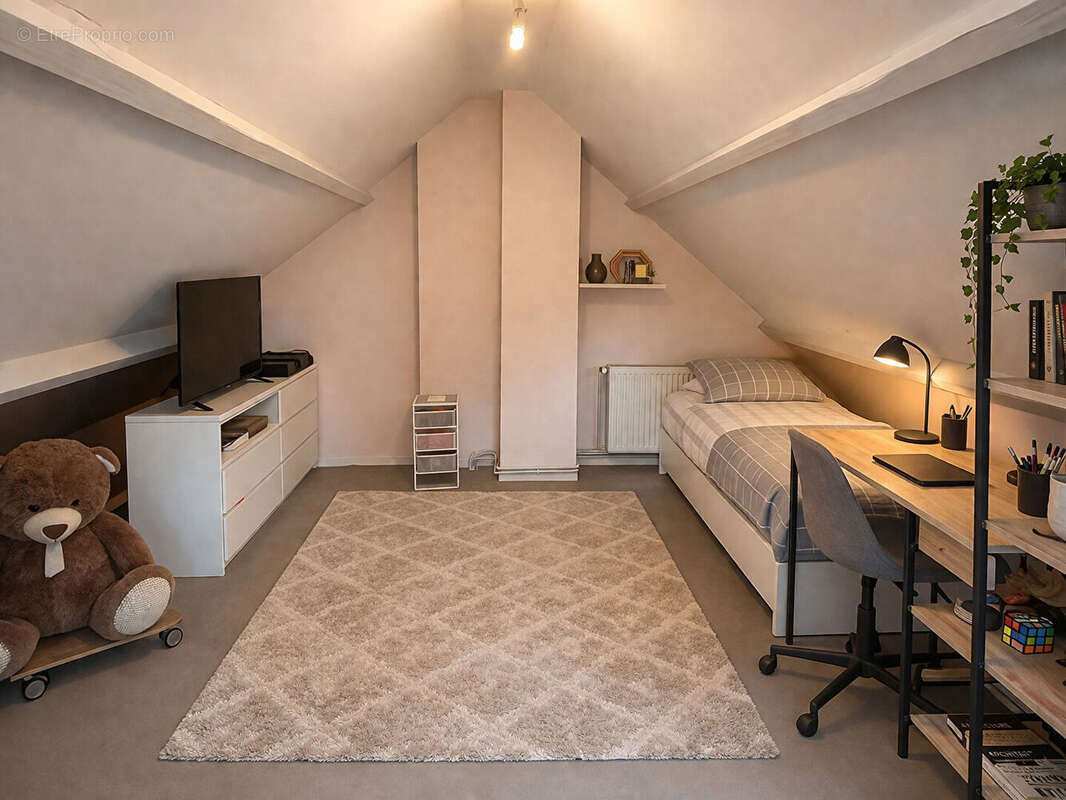 Maison à THIERS-SUR-THEVE