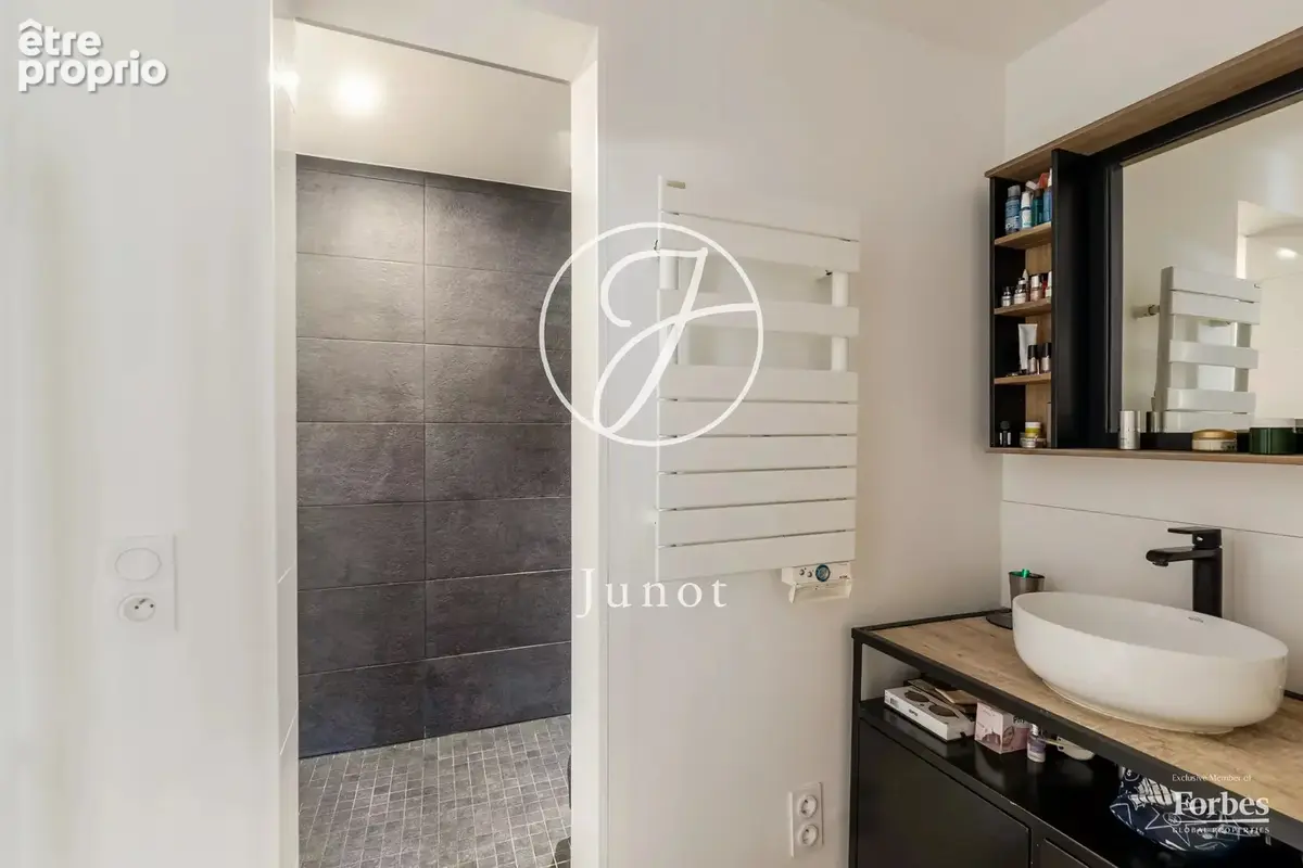 Paris 18e - JULES JOFFRIN / RUE DU POTEAU - Duplex - 4 pièces - 96,82m² Carrez - 130,57m² -  Atelier d'artiste - Terrasse - photo 17