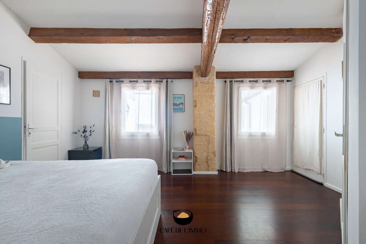 Appartement à MARSEILLE-6E