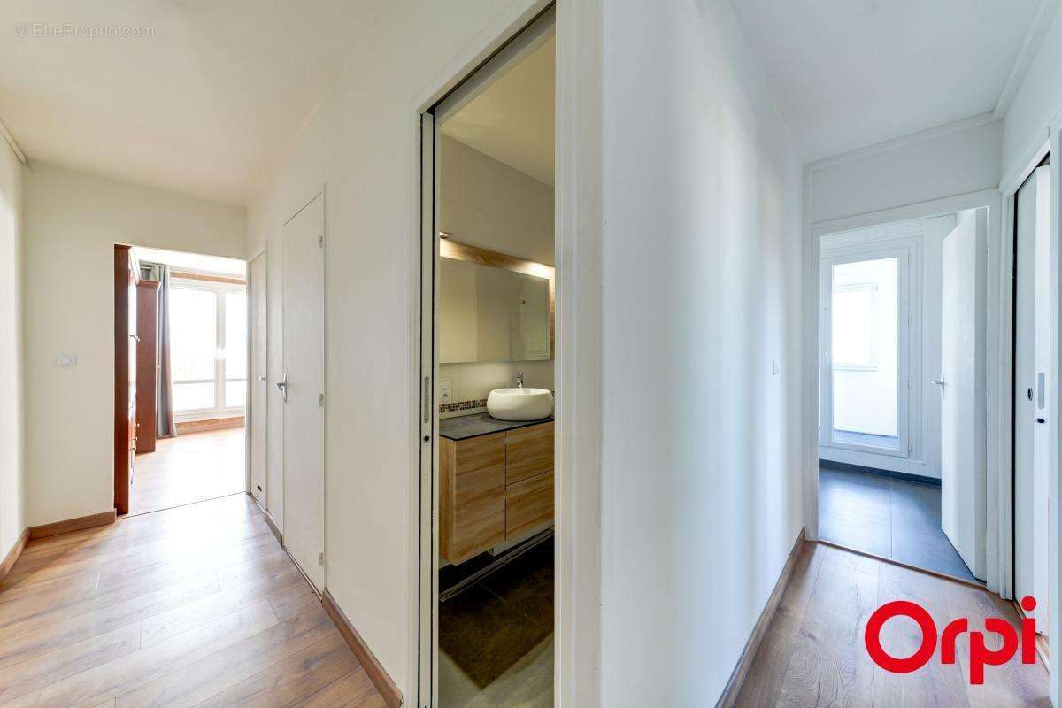 Appartement à VENISSIEUX