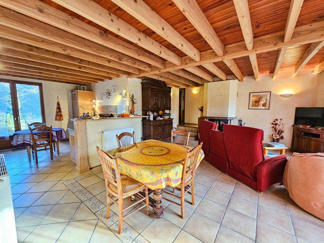 Maison à LES MARTYS