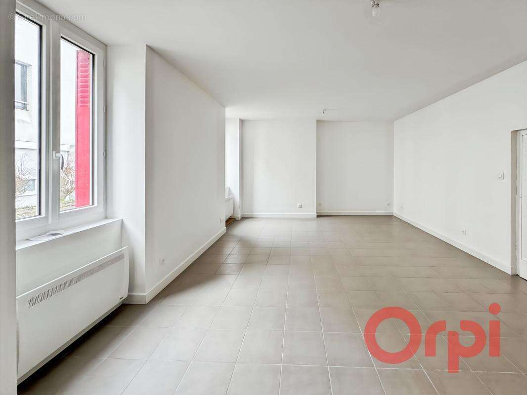 Maison à SAINT-AMAND-MONTROND