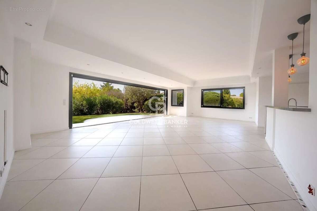 Maison à MOUGINS
