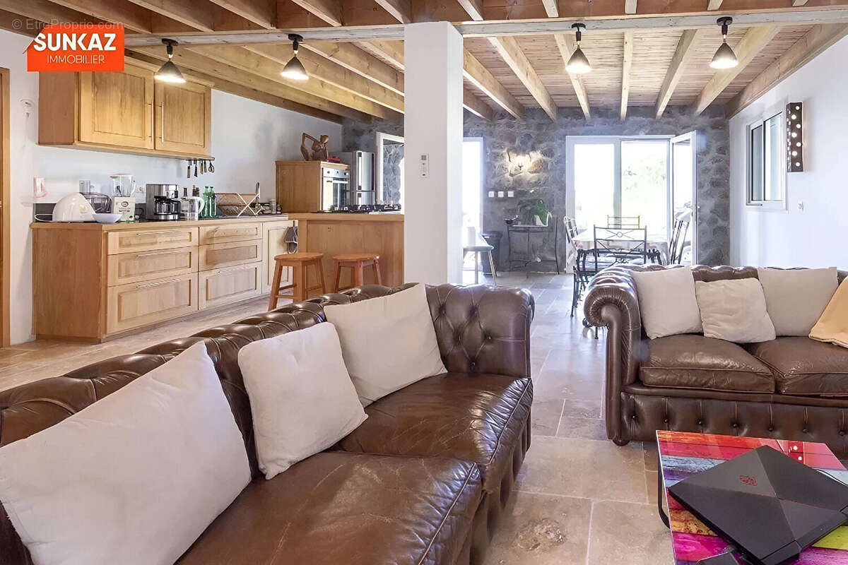 Maison à PETITE-ILE