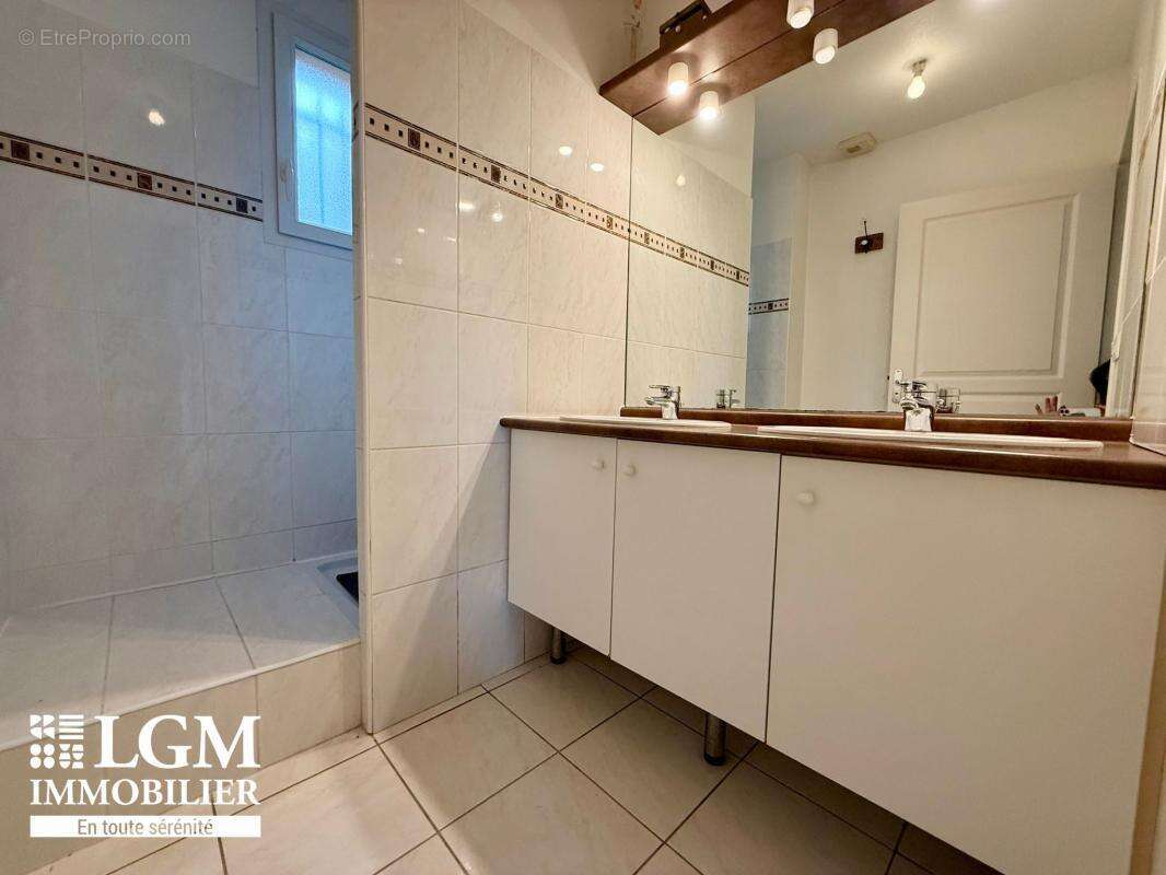 Maison à CHATEAUNEUF-LES-MARTIGUES