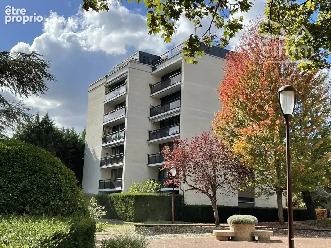 Vue panoramique pour ce T4 avec loggia dans résidence recherchée - photo 19