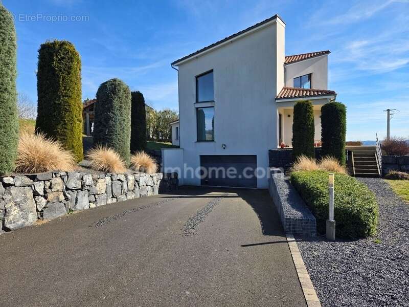 Maison à ISSERTEAUX