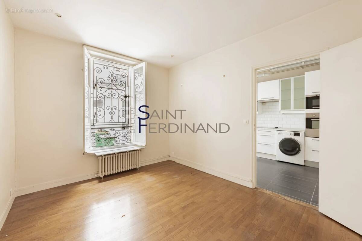 Appartement à PARIS-17E