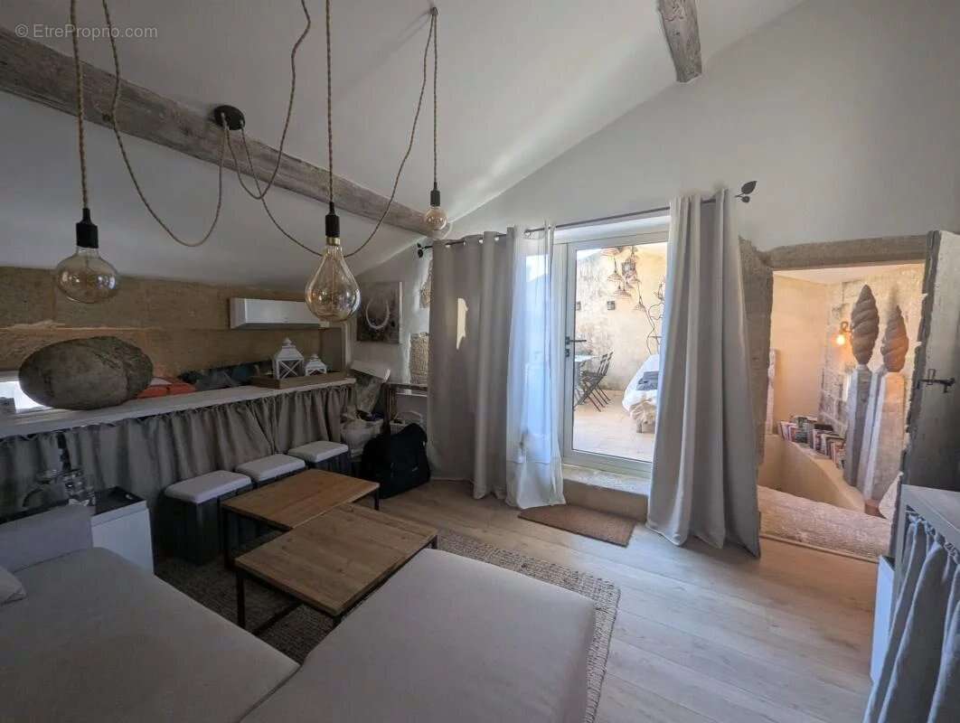 Maison à VERS-PONT-DU-GARD