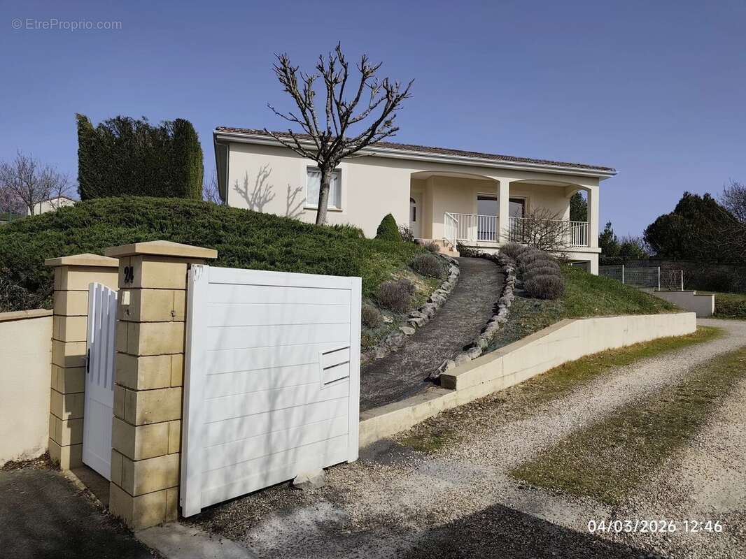 Maison à SAINT-ASTIER