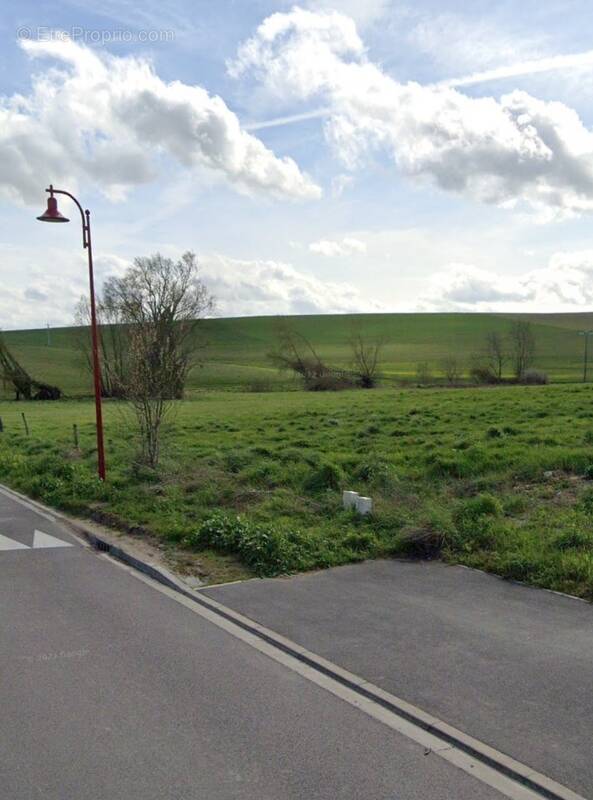 Terrain à BRUGNY-VAUDANCOURT