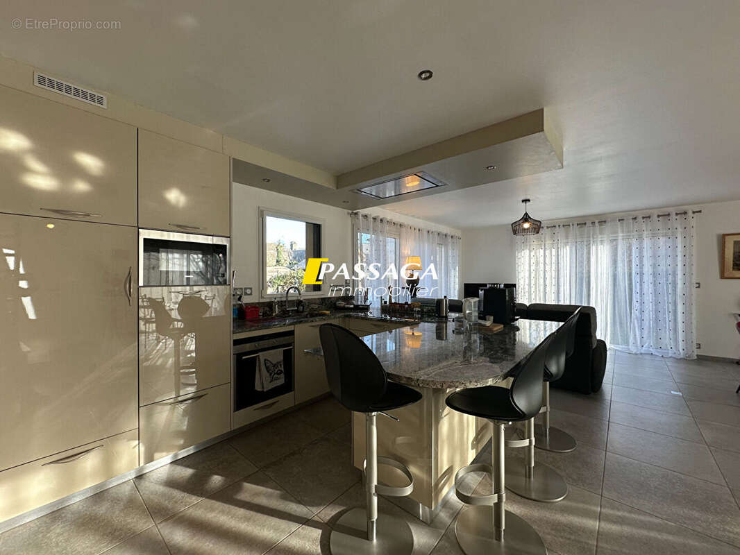 Maison à SAINTE-EULALIE-D&#039;OLT