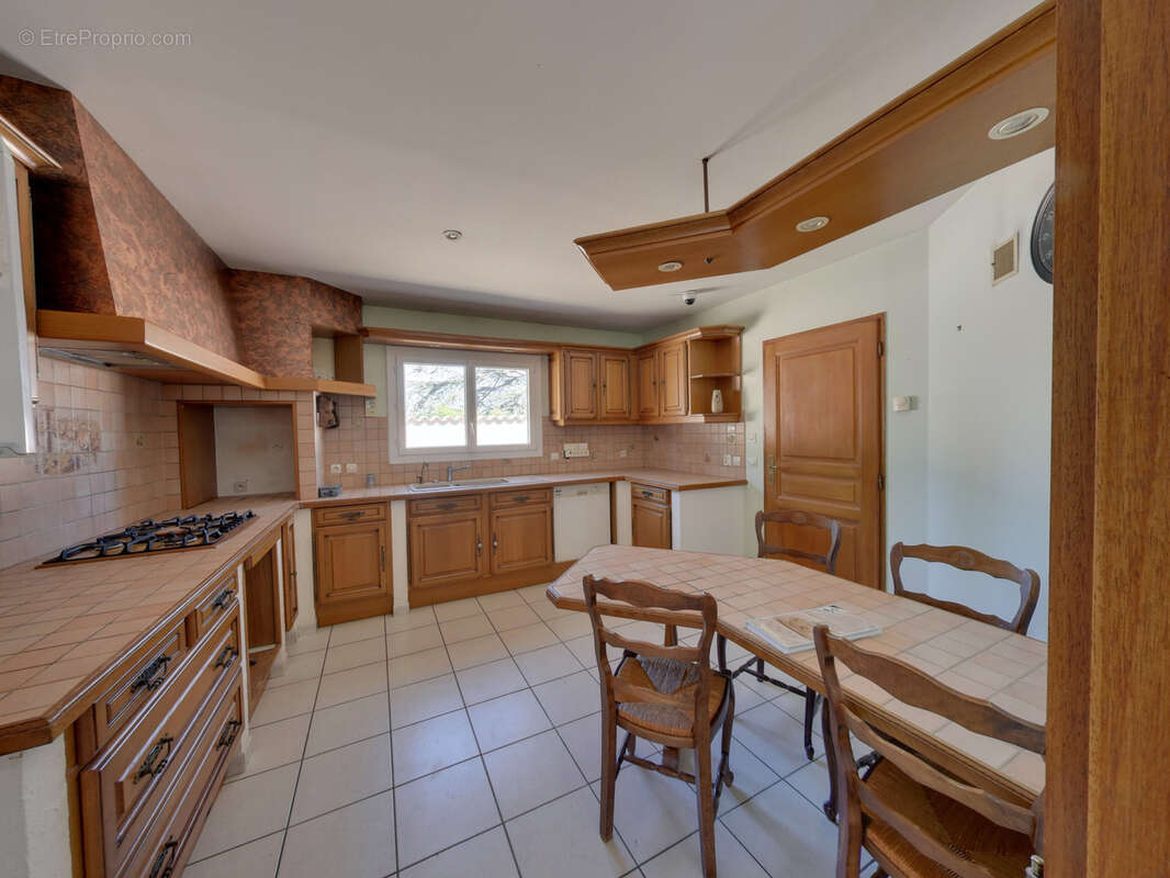 Maison à MONTELIMAR