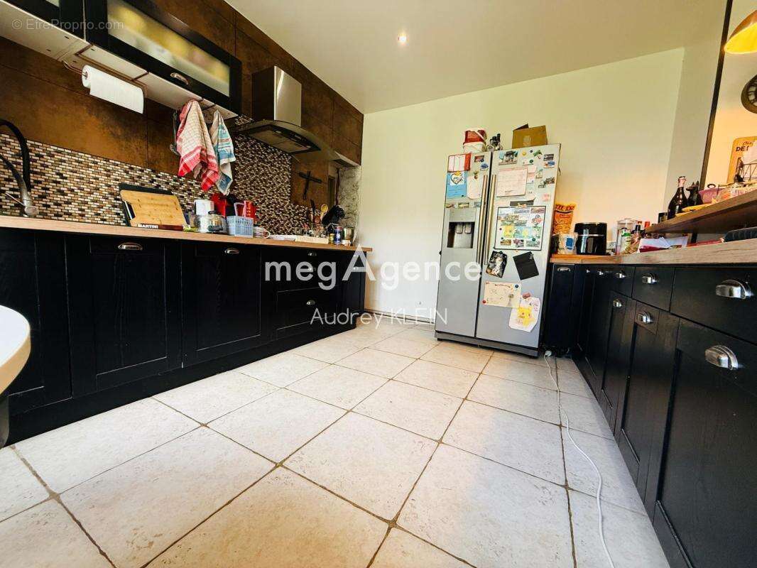 Belle propriété au calme avec terrain, piscine et box équestre - photo 3