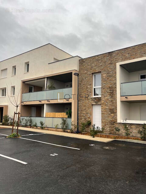 Appartement à GARONS