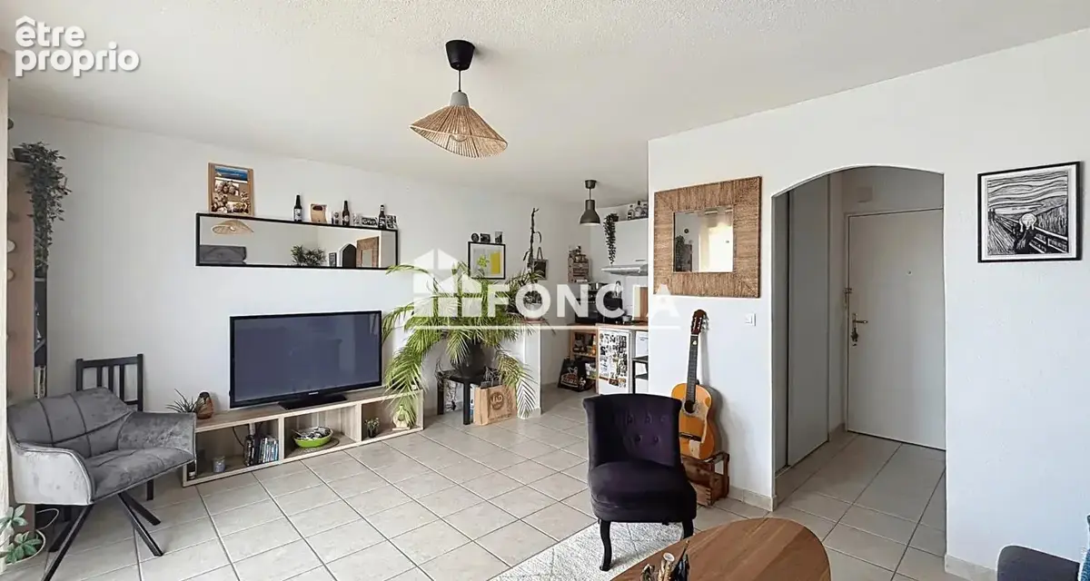 F2 avec terrasse et parking - photo 2