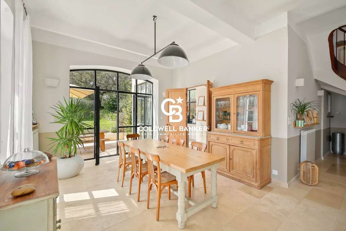 Maison à CARQUEIRANNE